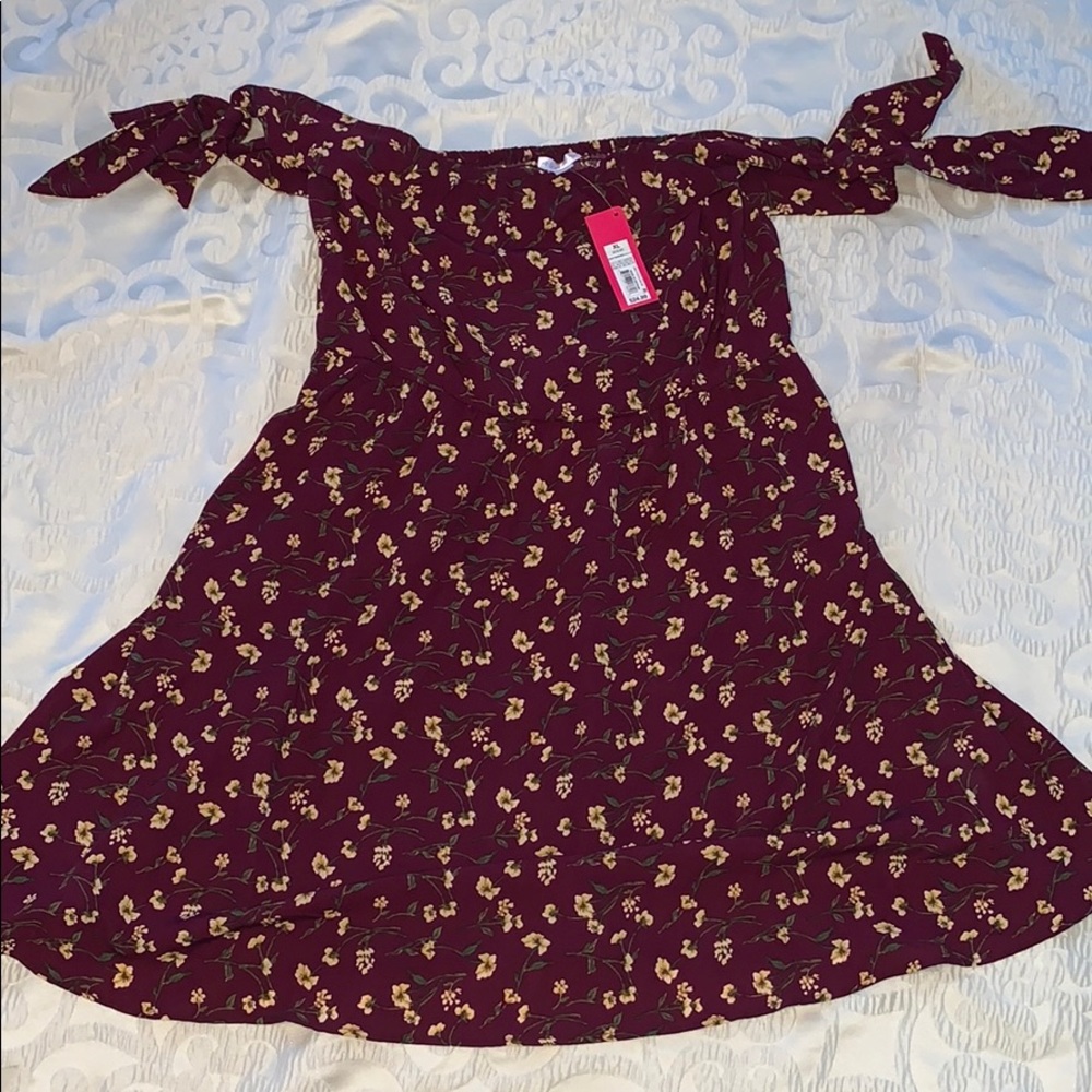 Off the shoulders maroon floral dress
